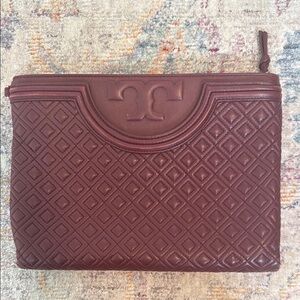 Tory Burch Quilted Logo Wristlet in Burgundy